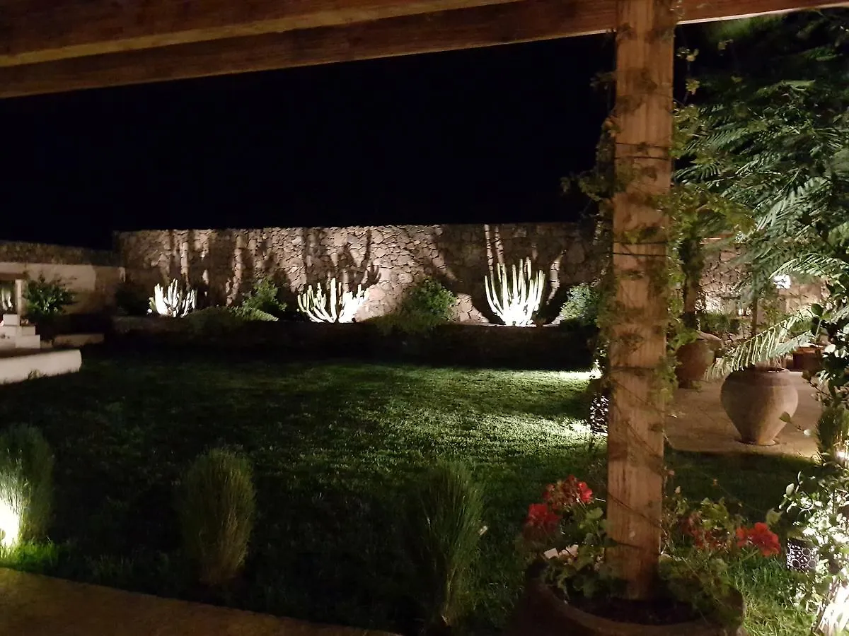 La Pausa Villa Tias