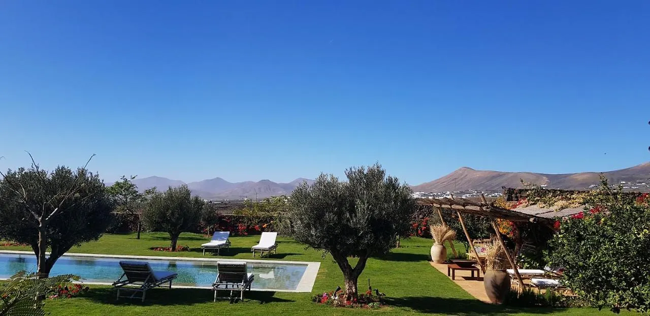 La Pausa Villa Tias