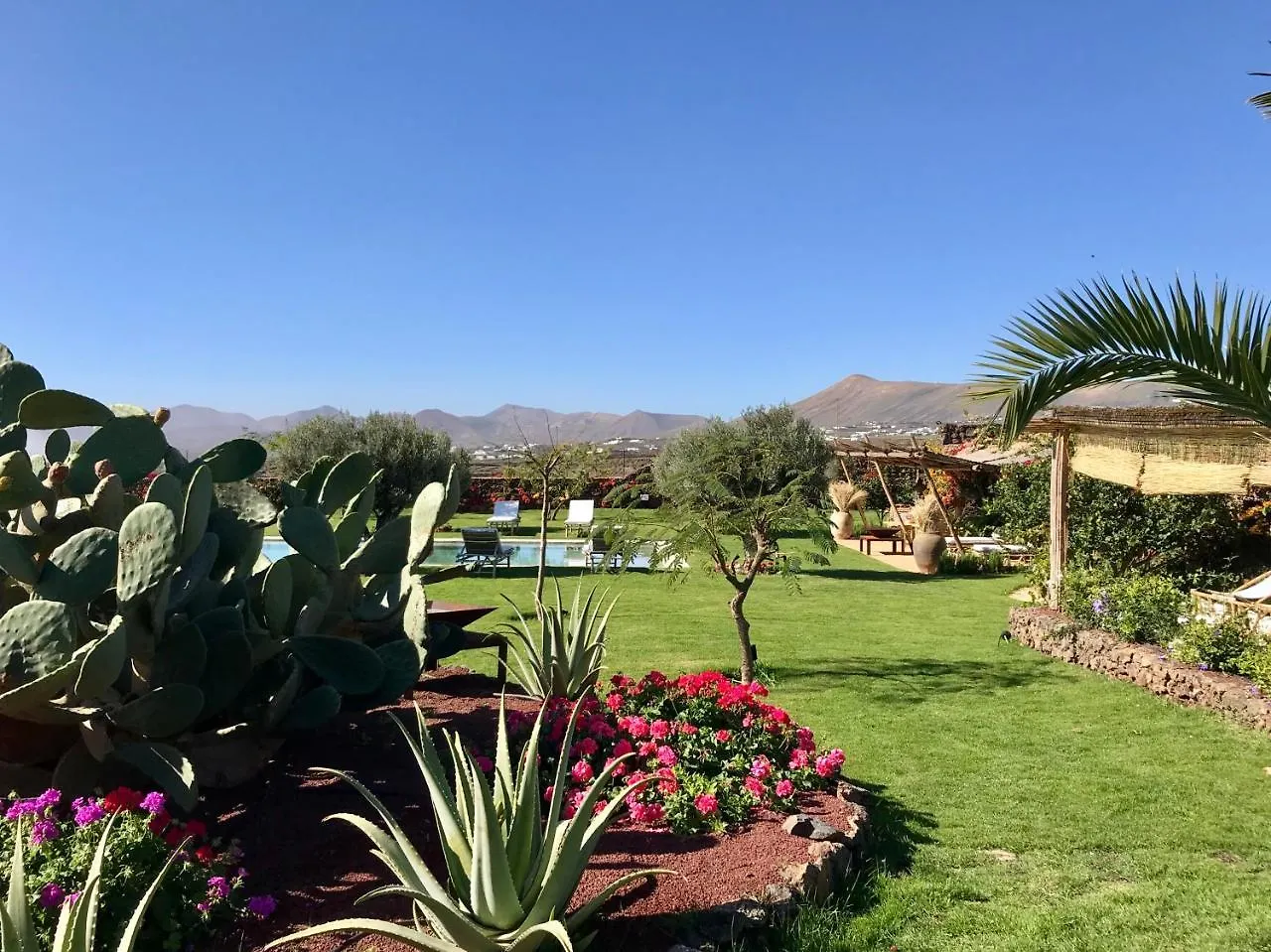 La Pausa Villa Tias